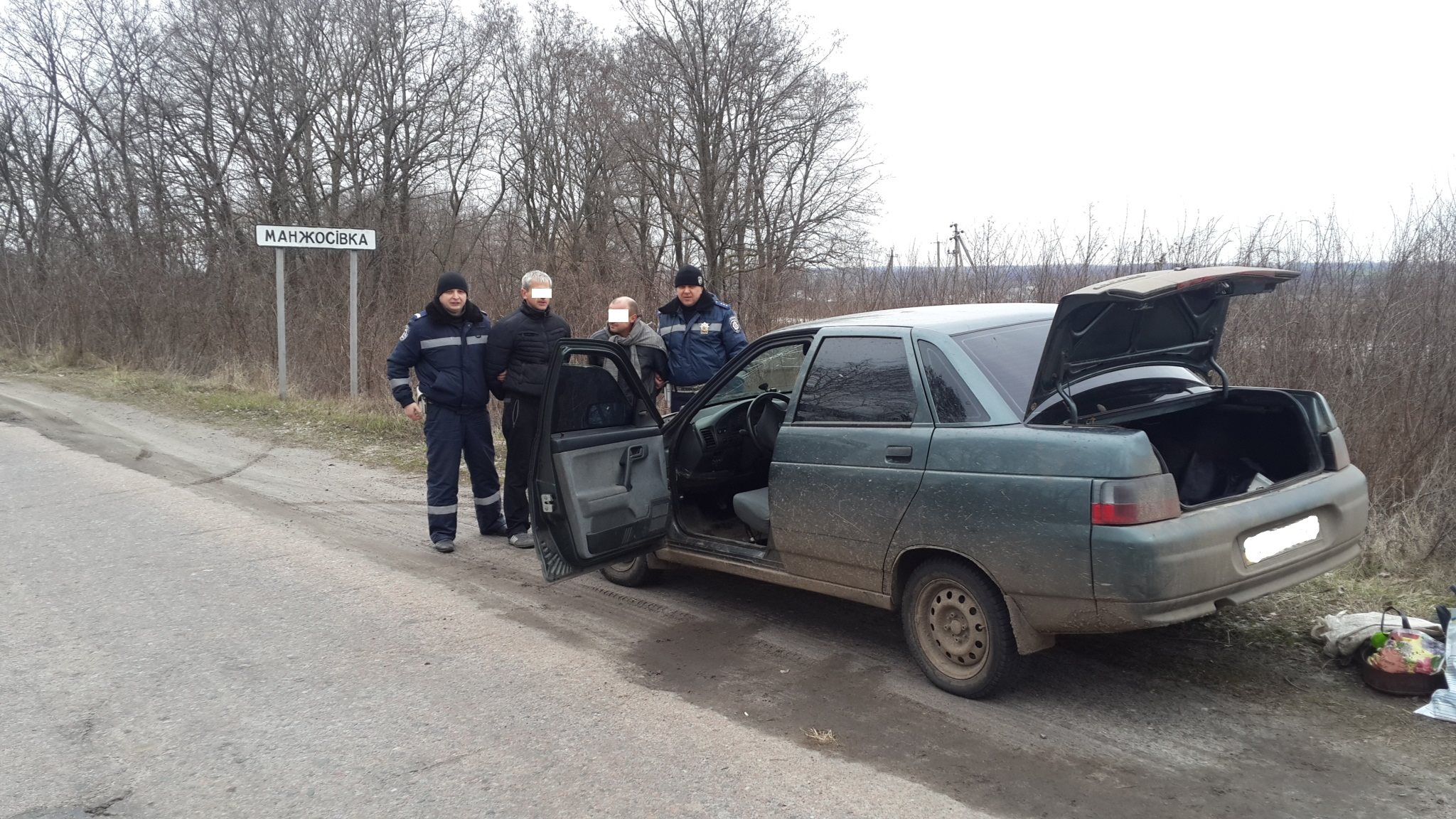 На Чернігівщині затримали автомобіль зі зброєю та вибухівкою