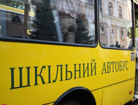 Дві школи на Чернігівщині отримали новенькі автобуси за майже 3 мільйони
