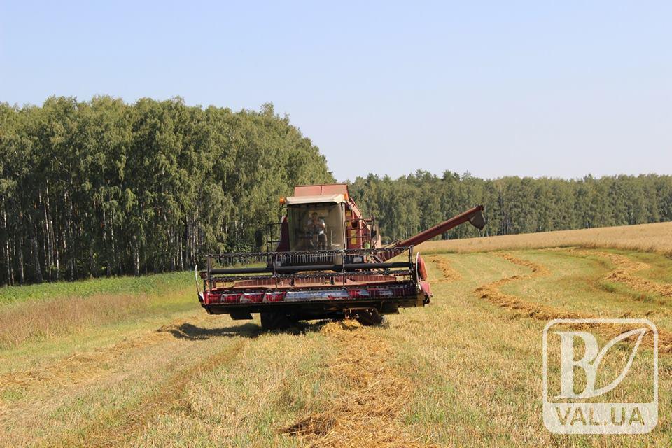 Аграрії Чернігівщини перетнули мільйонний бар’єр збирання зернових 