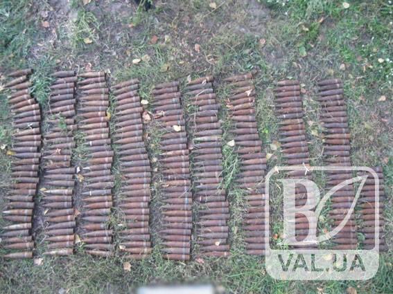Чернігівець зберігав на подвір’ї майже 300 снарядів до БМП