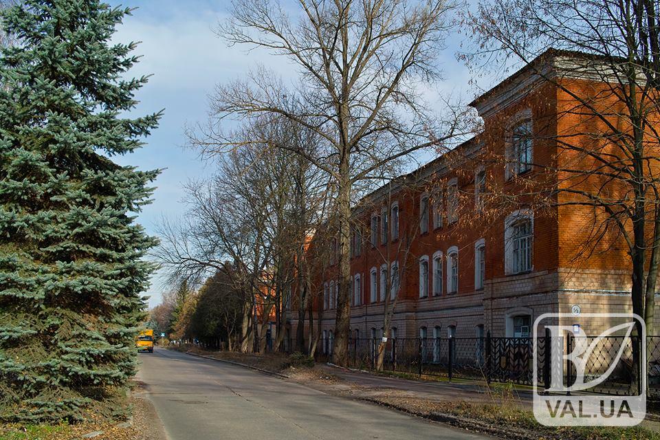 Чернігівці просять зберегти історичні будівлі на території колишнього льотного училища