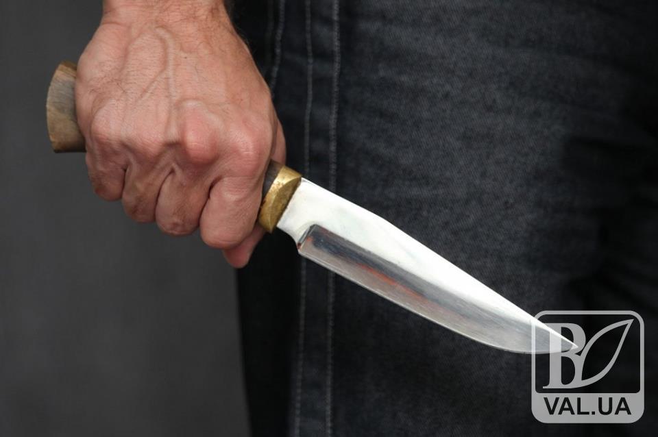 У Чернігові чоловіка засуджено за удар ножем у груди