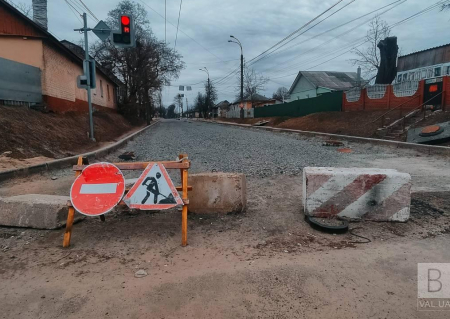 Рух транспорту вулицею Любецькою у Чернігові планують відкрити наприкінці травня