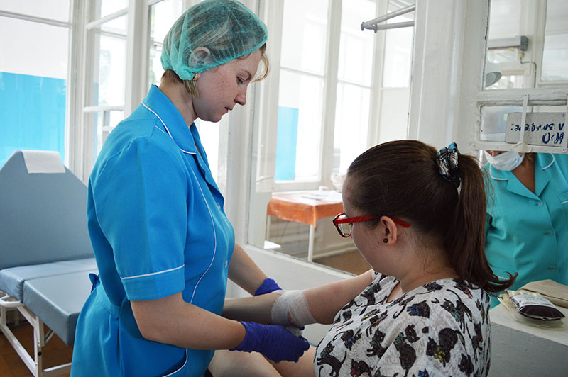 Донорство у Чернігові: 12 гривень на обід і додаткові вихідні