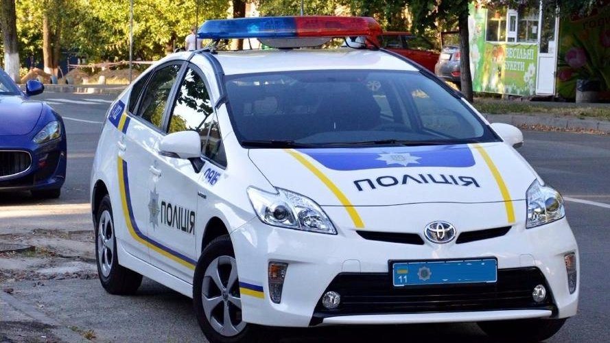 «Пріус» патрульної поліції Чернігова потрапив у ДТП