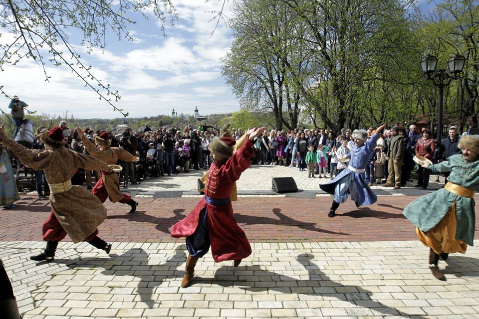 Як у Чернігові туристичний сезон відкривали. ФОТОрепортаж