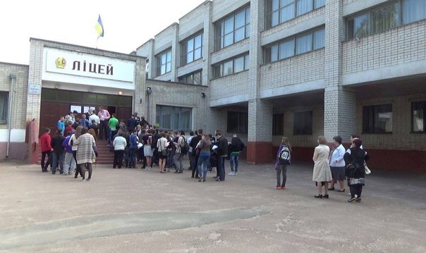 Чернігівські абітурієнти складають перший іспит ЗНО. Відео