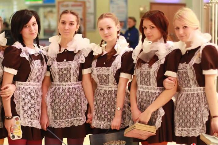 Чи одягнуть випускниці Чернігова символ радянської епохи