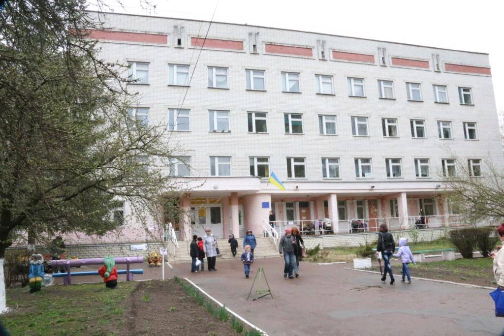 В дитячих поліклініках Чернігова хочуть зробити «гараж» для колясок