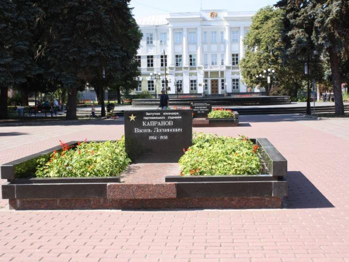 Чернігівців обурює, що на могилах лунає весела музика