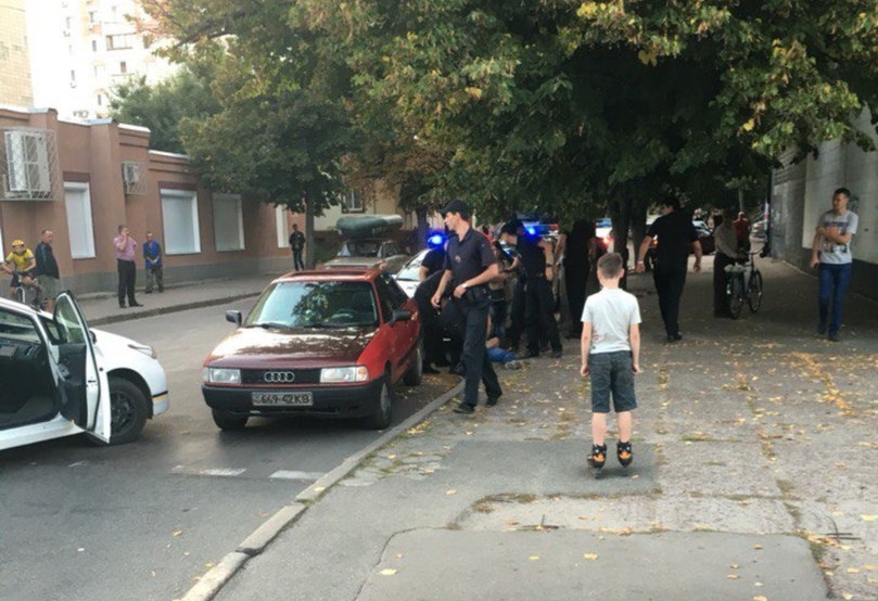 Бойовик по-чернігівські: подробиці годинної погоні за озброєним чоловіком