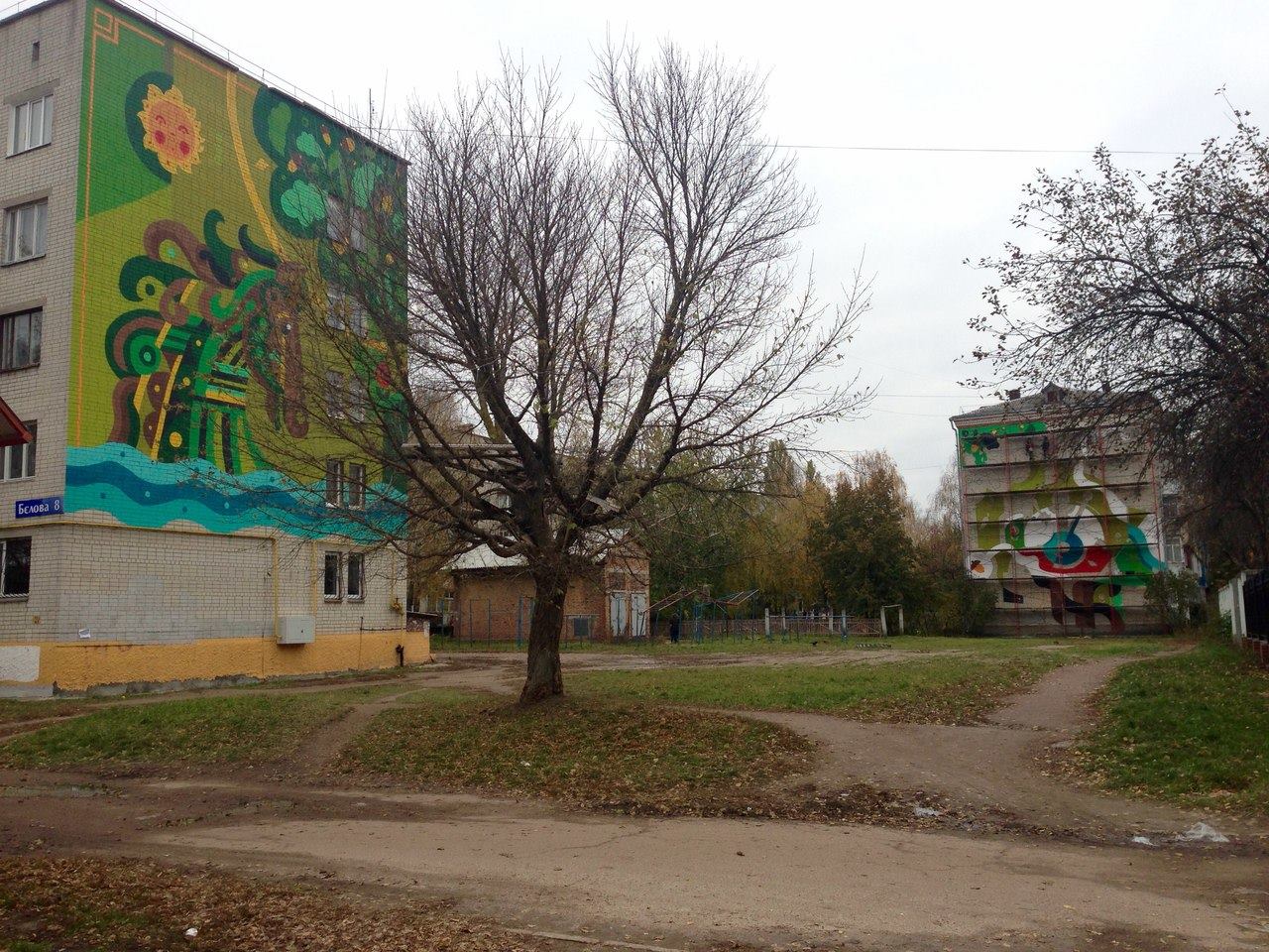 Власник чернігівського «зеленого коня» буде жити на будинку поряд. ФОТОфакт