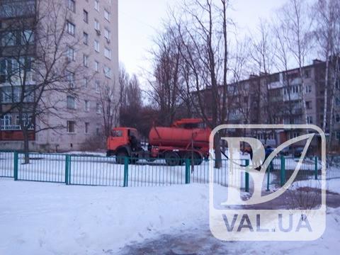 Через прорив каналізації чернігівський ліцей залишився без води