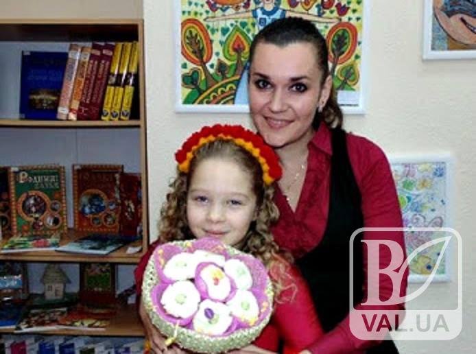 Юна ніжинка розмалювала 101 гарбузове зернятко і претендує на рекорд