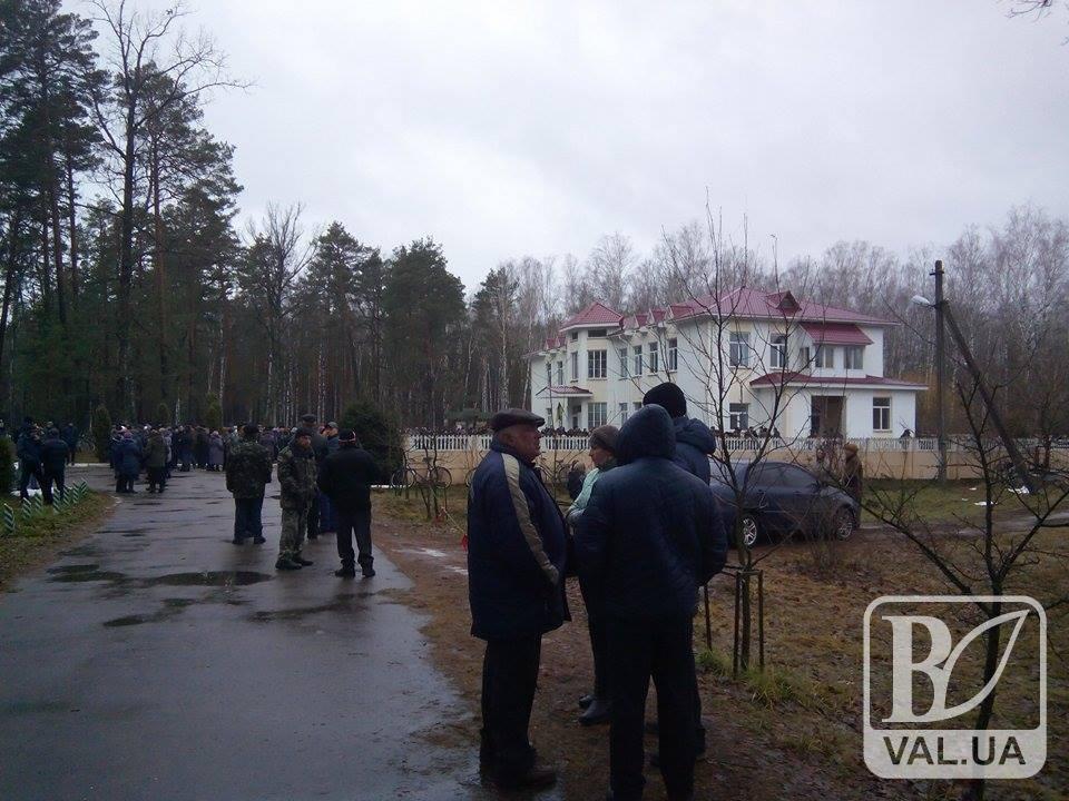 Трудовой коллектив ГП «Корюковский лесхоз» вышел на акцию протеста 