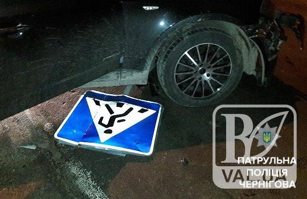 Чернігівця, який протаранив два автобуси, зупинив тільки пішохідний перехід. ФОТО