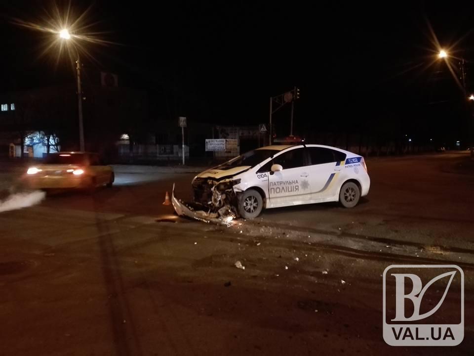 Мінус Prius: в Чернігові ДТП за участю патрульної поліції. ФОТО