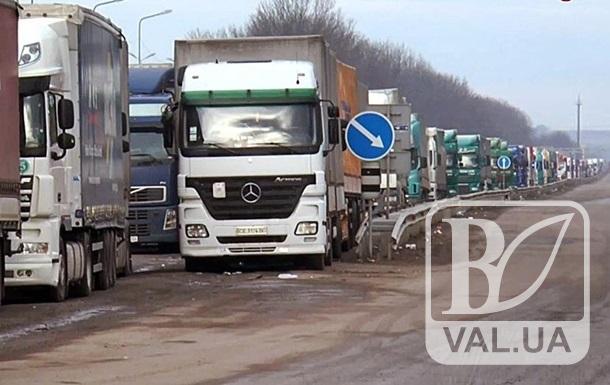 Термін обмеження руху вантажного транспорту подовжено на місяць
