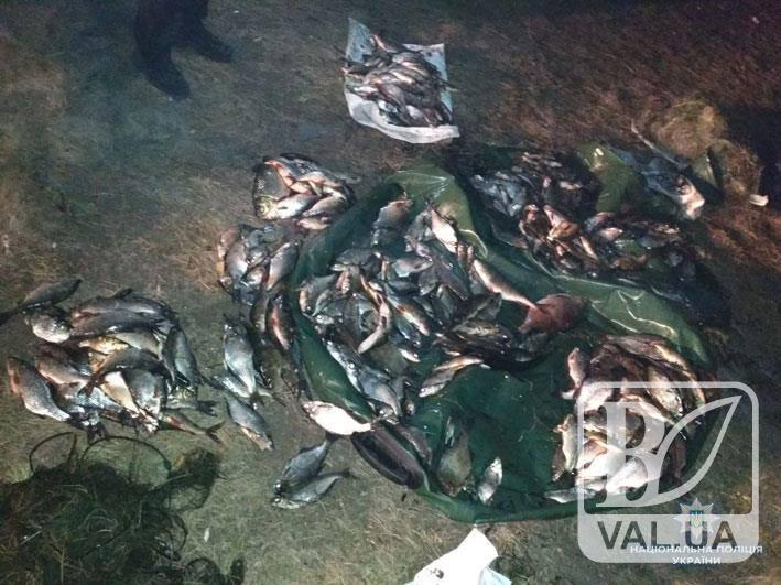 Водна поліція Чернігівщини затримала на Дніпрі трьох браконьєрів з Київської області
