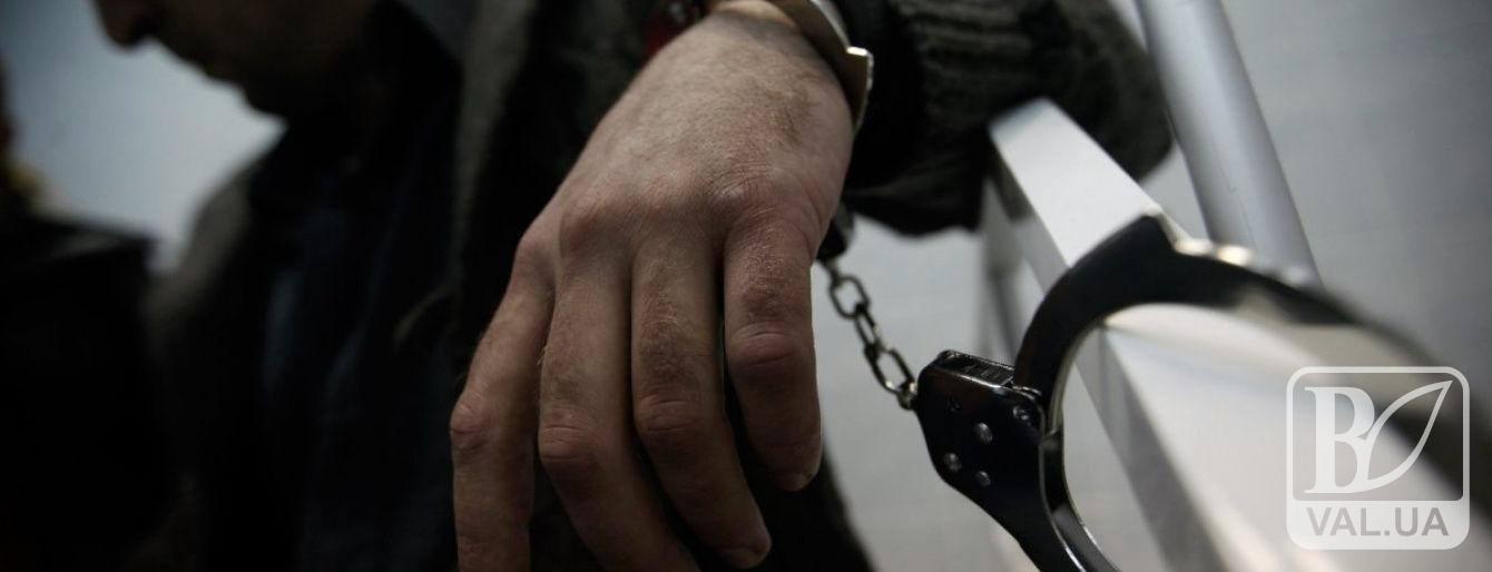 У Чернігові спіймали молдаванина, який скоїв понад 20 крадіжок та грабежів