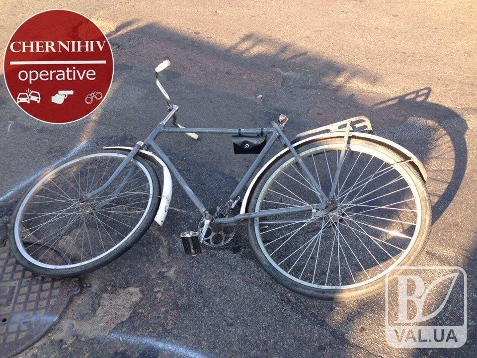 Розшукується автомобіль, який збив велосипедиста на Глібова