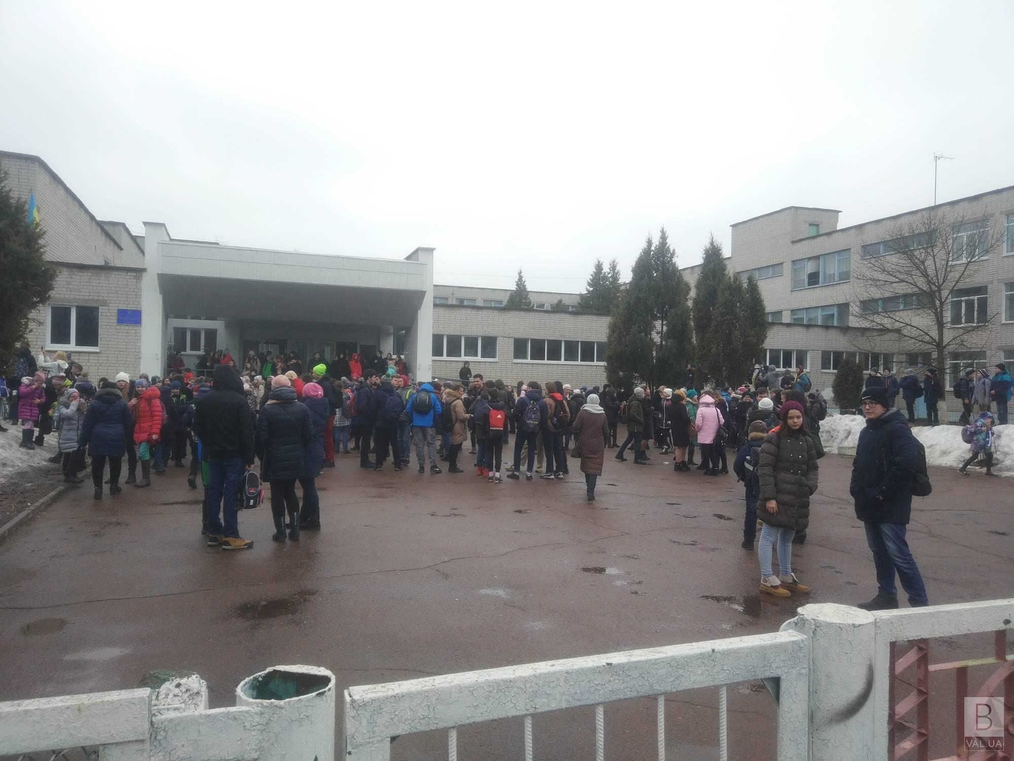 «Теракт» в 30-й школе: всех учеников эвакуировали. ФОТОфакт
