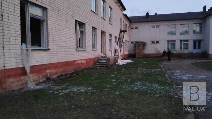 По факту взрыва в школе Любеча полиция может открыть уголовное производство ВИДЕО