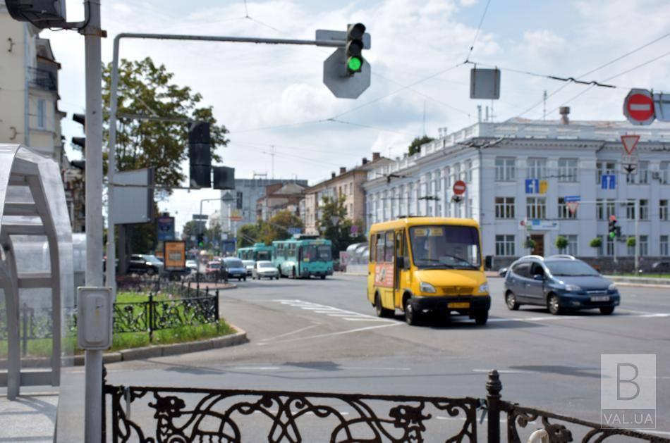С понедельника в Чернигове перекроют перекресток Шевченко-Михнюка: изменения движения общественного транспорта
