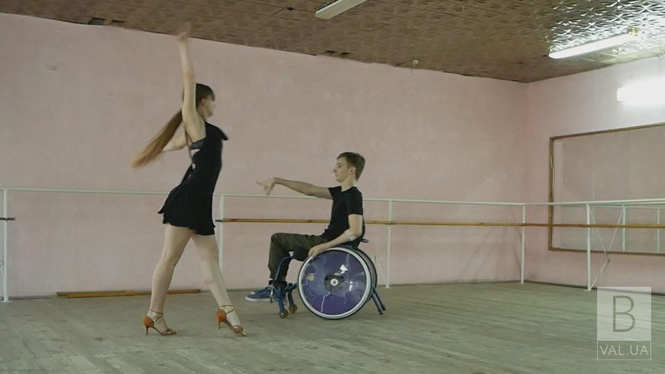 Не формат: в 11-м коллегиуме убрали из сценария выпускного танец паренька в инвалидной коляске ВИДЕО