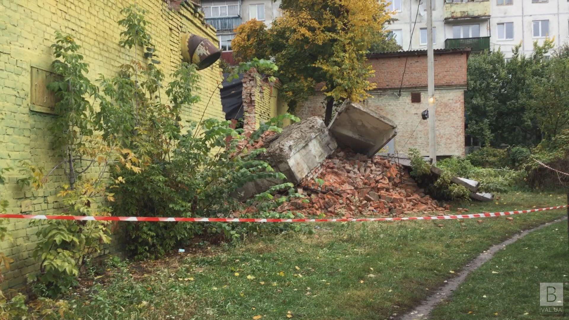 У Чернігові завалився теплопункт: опалювальний сезон під загрозою. ВІДЕО