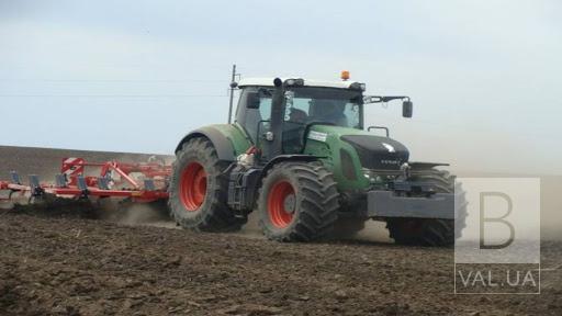 На Чернігівщині фермер розорав під кукурудзу та озиму пшеницю археологічні пам’ятки вартістю 2 мільярди