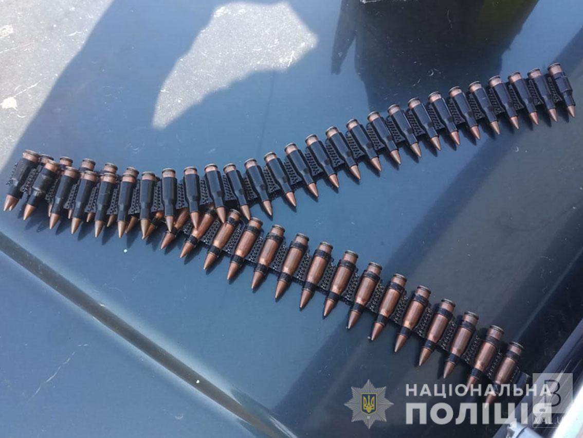  На Чернігівщині поліція виявила у чоловіка набої та наркотики. ФОТО