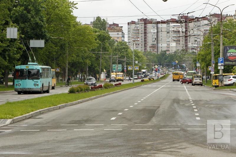 В Чернигове с 1 июня могут отменить пропуска для проезда в транспорте утром