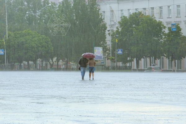 Завтра Чернігівщину накриють зливи