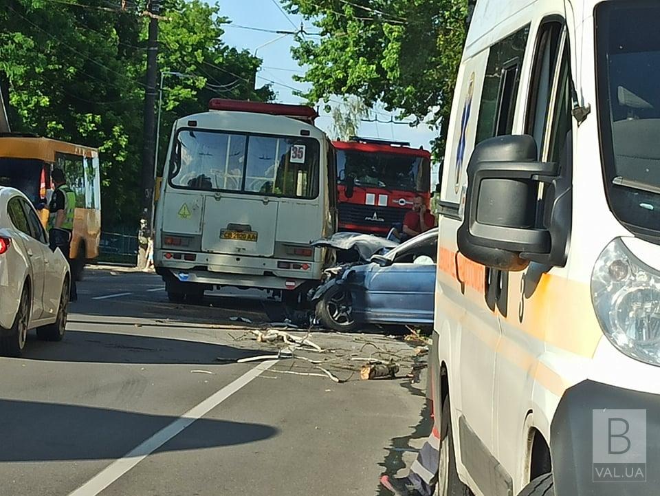 В ДТП на Толстого пострадали двое людей. ФОТО