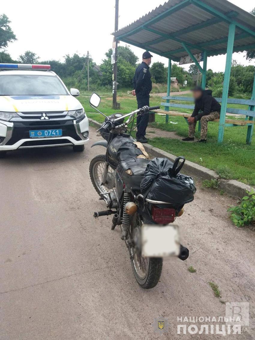 У Чернігівському районі поліція склала протокол на нетверезого водія мотоцикла