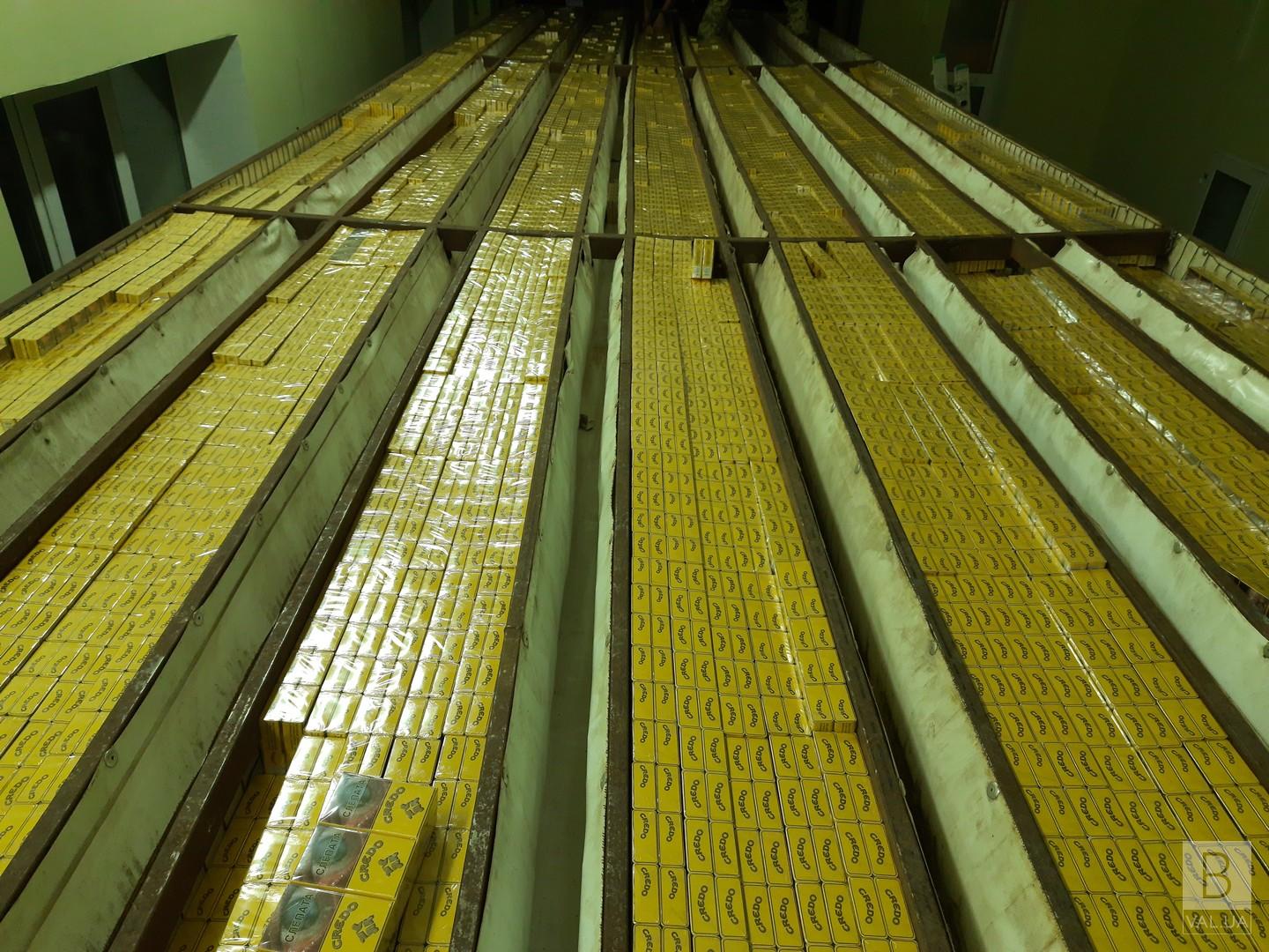Контрабандный рекорд: на Черниговщине таможенники изъяли крупную партию сигарет