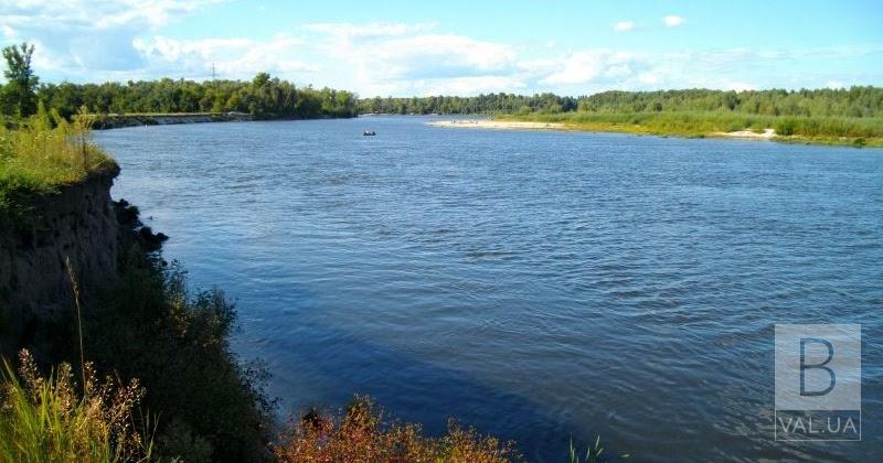 У Чернігові з Десни дістали тіло невідомого чоловіка