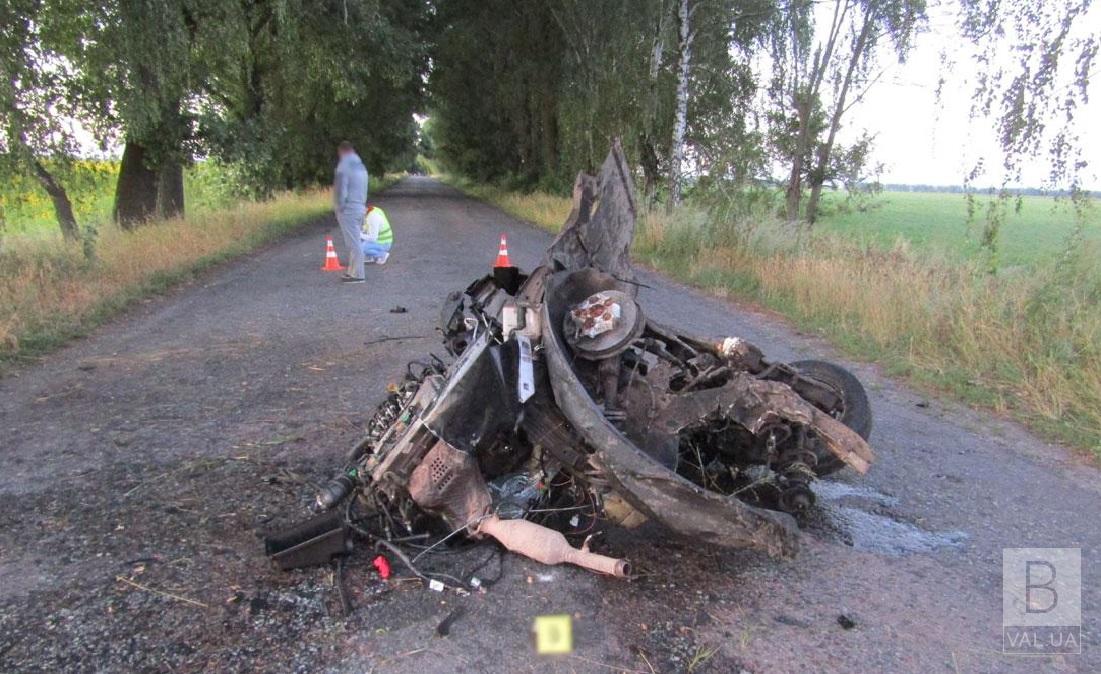 Моторошна ДТП біля Мени: двоє людей загинули. ФОТО