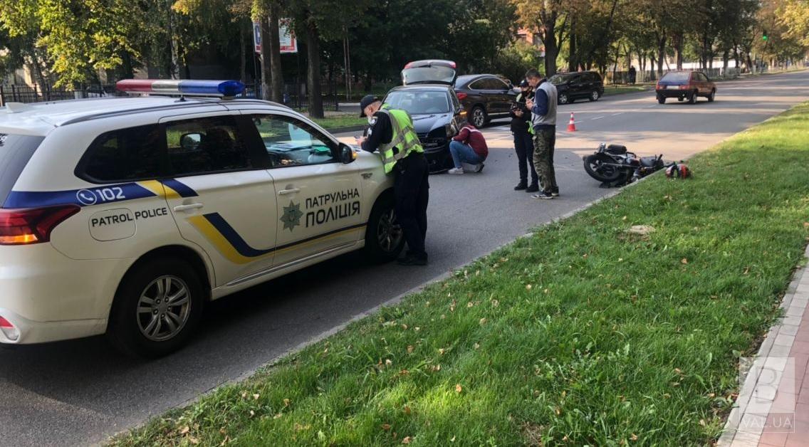 У Чернігові неподалік Політеху збили 40-річного мотоцикліста