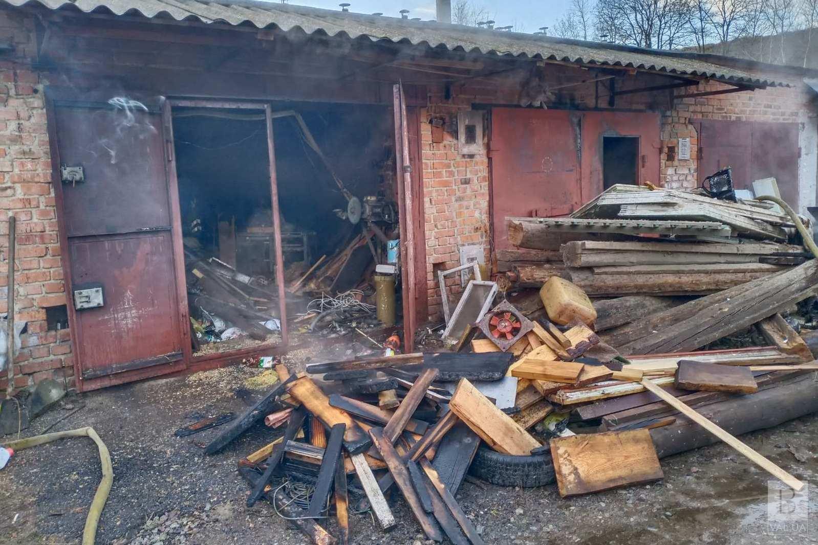 У Новоселівці згорів гараж