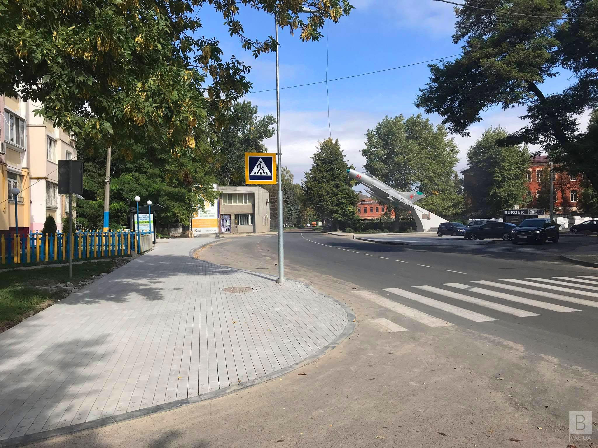 Вулиця Льотна у Чернігові майже набула свого завершеного вигляду. ФОТО