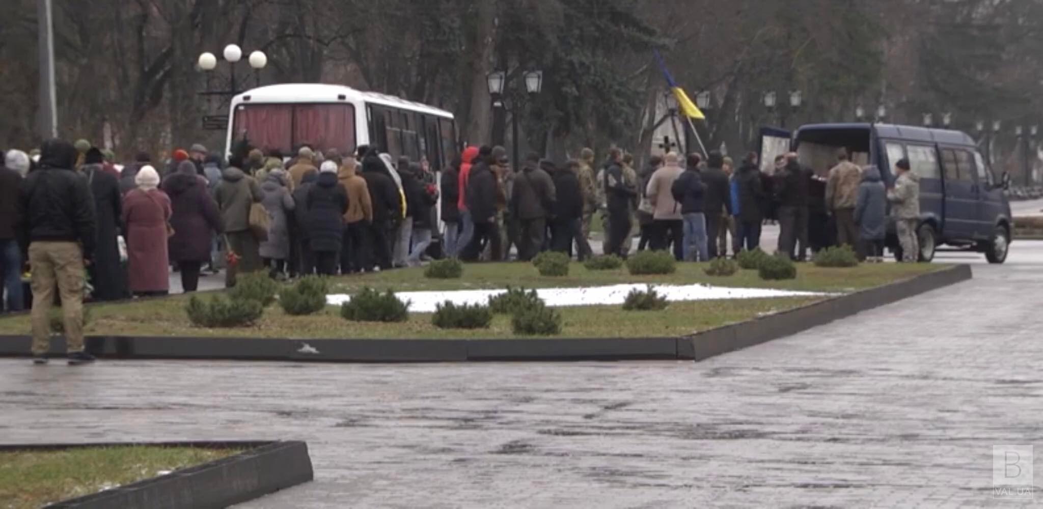 У Чернігові попрощалися з кіборгом Романом Стеценком