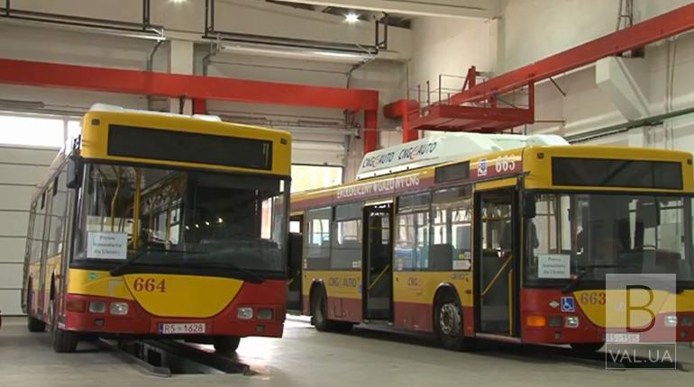 Два автобуси, які Чернігову передав польський Жешув, працюватимуть по маршруту №10