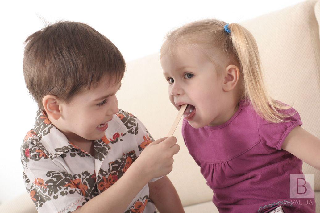 Как лечить ларингит у маленьких детей: эффективные методы и советы родителям