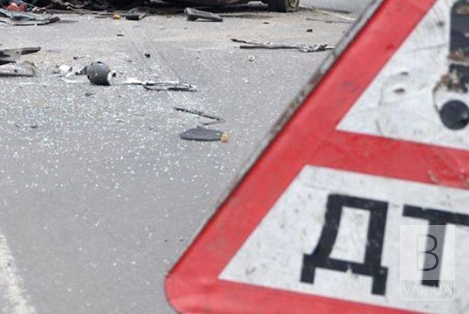 На Ніжинщині водій легковика врізався у відбійник: травмувалися 4 людей