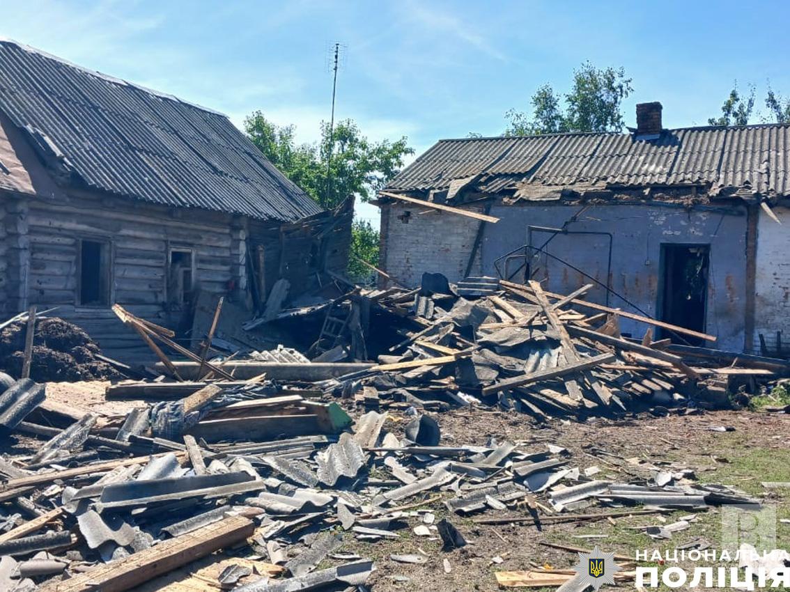 Росіяни з дрона збросили вибухівку на будинок в Семенівській громаді: поранено чоловіка. ФОТО