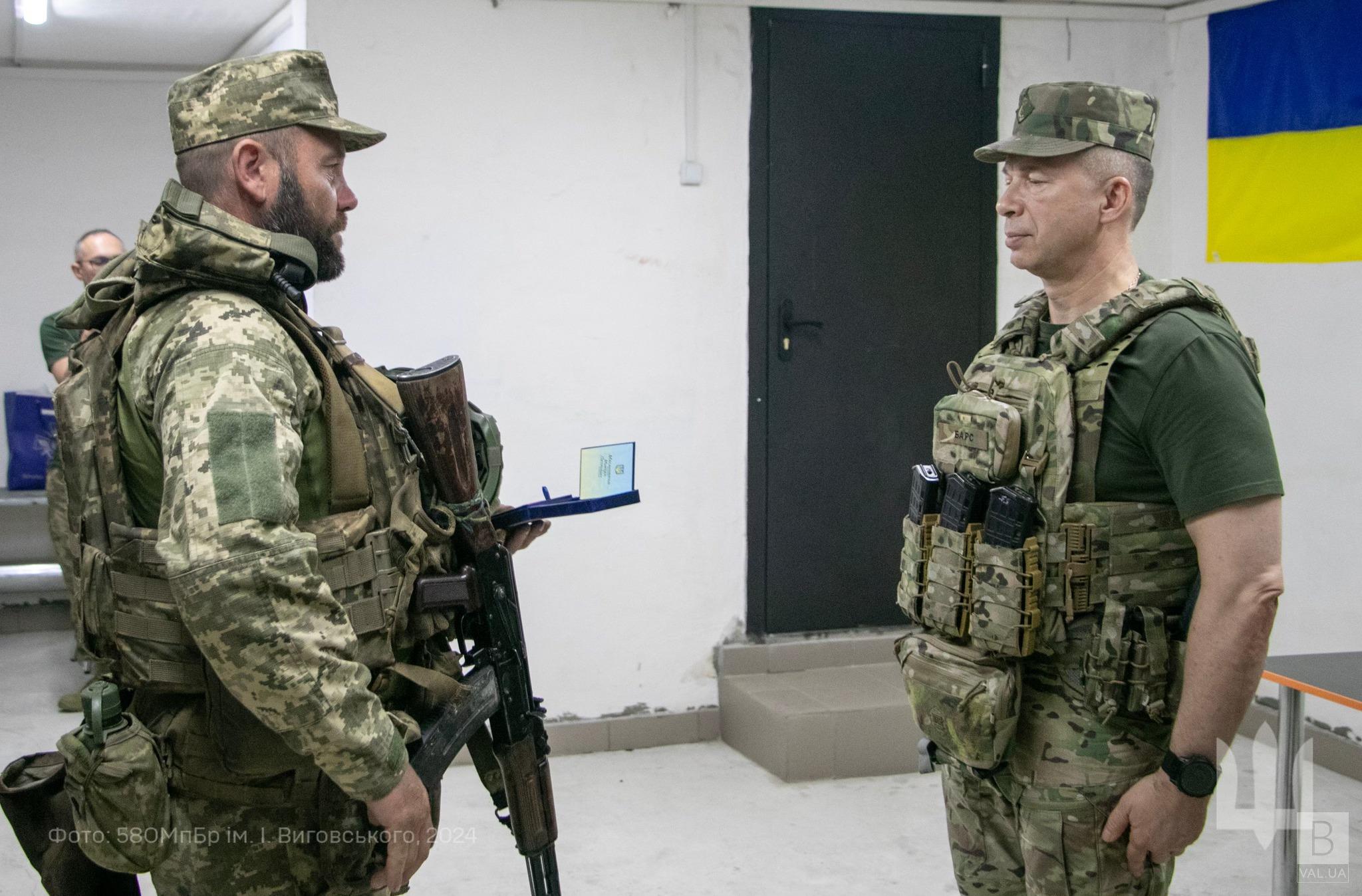 Піхотинець з Чернігівщини отримав «Золотий Хрест» з рук Головнокомандувача ЗСУ Олександра Сирського