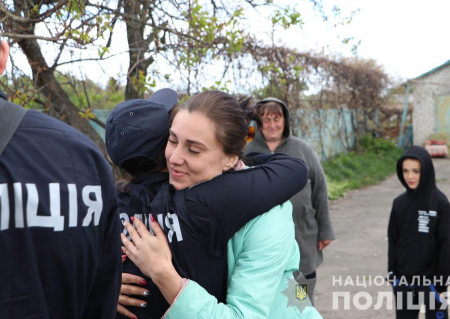 Поліція допомогла повернутися додому 14-річному підлітку, якого росіяни вивезли з села під Черніговом. ФОТО