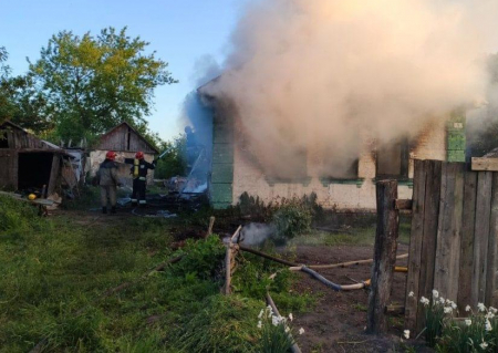 На Чернігівщині в пожежі загинули двоє дітей. Ще двоє людей в лікарні. ФОТО